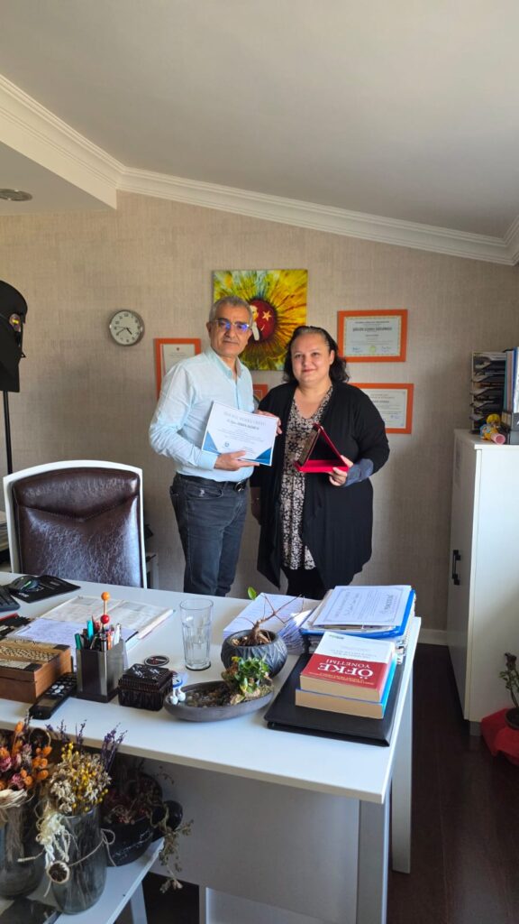 Önce Aile Derneği, bu yıl “Yılın Rol Modeli Ödülü”nü sanatçı Eylem Erdem Uğurlu’ya verdi