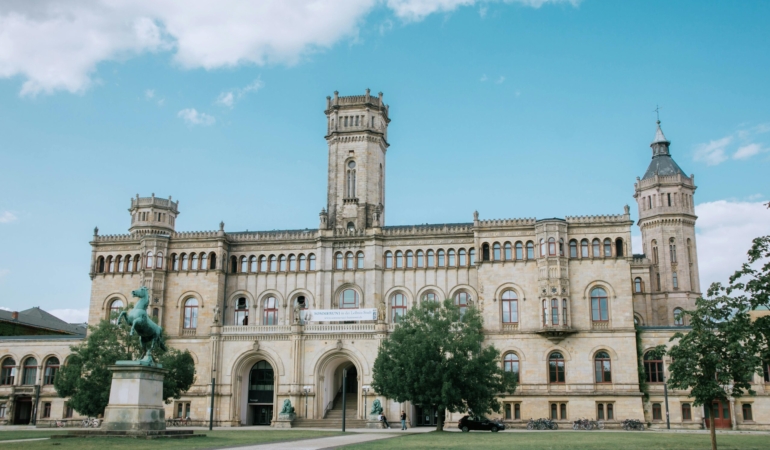 Türk Öğrencilerin Almanya’ya Eğitim Göçü Artıyor: Düşük Maliyet ve İstihdam Fırsatları Etkili