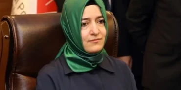 AKP Fon Skandalı Sonrası İstifa Eden Fatma Betül Sayan Kaya'nın Adını Siliyor