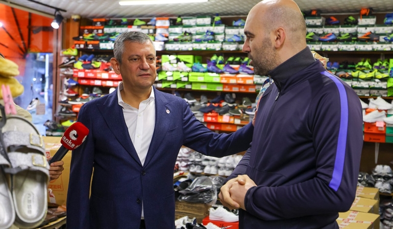 Özgür Özel Rize Pazar'da Selden Zarar Gören Esnafı Ziyaret Etti