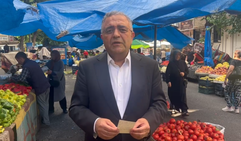 Diyarbakır Yenişehir Semt Pazarında Esnaf ve Vatandaşın Geçim Sıkıntısı Gündeme Taşındı