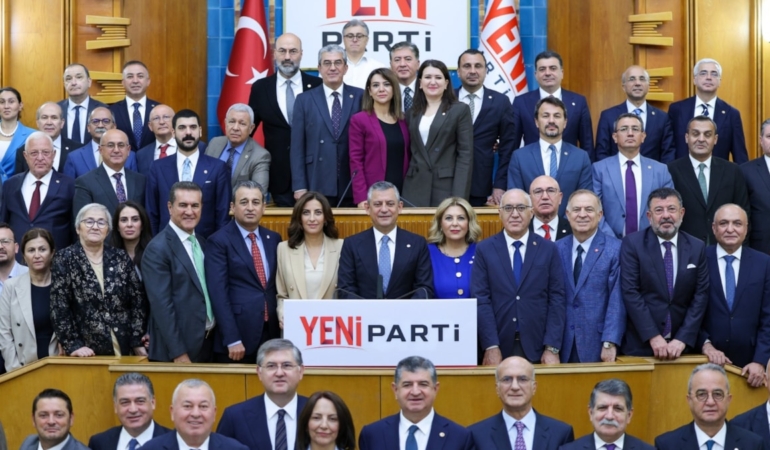 Anayasa Mahkemesine Savunma Veren YENİ Parti Olası İsim Değişikliğine Karşı Alternatiflerini Belirledi