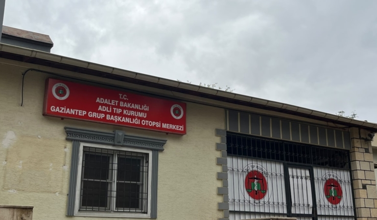 Gaziantep Şahinbey'de Otomobilinde Silahlı Saldırıya Uğrayan Kenan Abuzer Tilki Yaşamını Yitirdi
