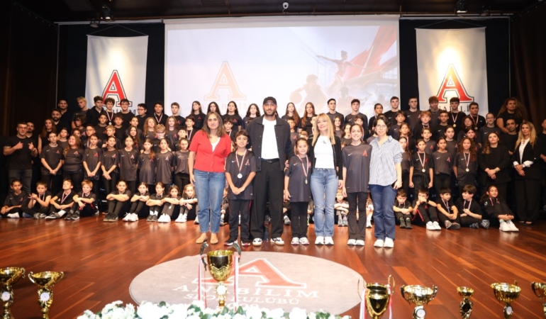Anabilim Spor Kulübü Yeni Döneme Yıldız Sporcuların Katıldığı Törenle Başladı
