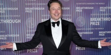 SpaceX ve Tesla hisselerindeki artışla Elon Musk yeniden trilyon dolarlık servete ulaştı