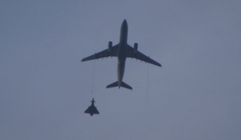 Almanya'ya giden uçak kaçırılma alarmı verdi, Eurofighterlar havalandı